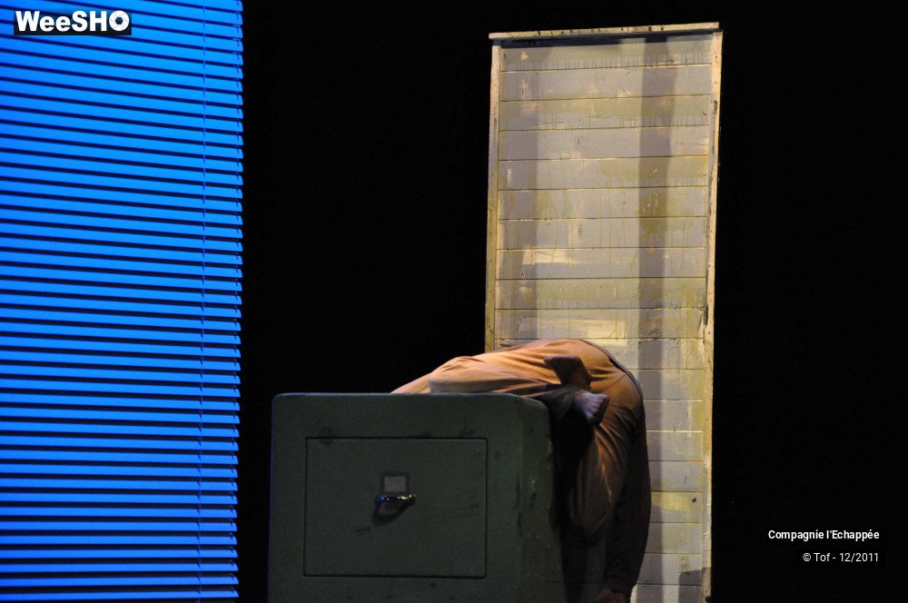 26/47 photos du spectacle Sam et la valise au sourire bleu