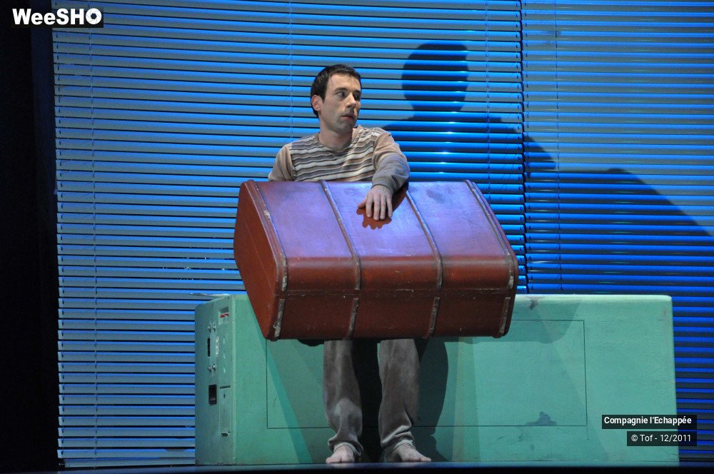 29/47 photos du spectacle Sam et la valise au sourire bleu