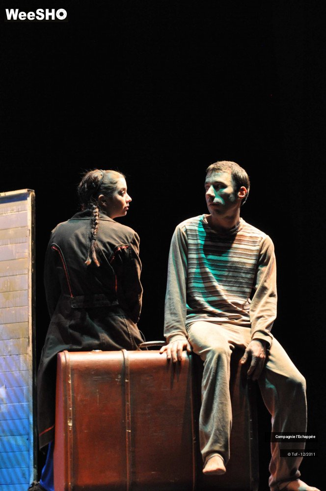 38/47 photos du spectacle Sam et la valise au sourire bleu