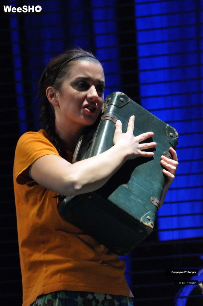 40/47 photos du spectacle Sam et la valise au sourire bleu