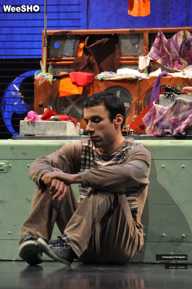 43/47 photos du spectacle Sam et la valise au sourire bleu