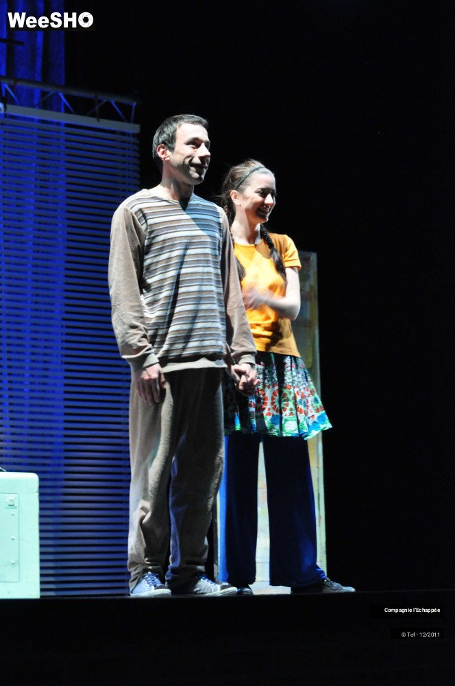 45/47 photos du spectacle Sam et la valise au sourire bleu