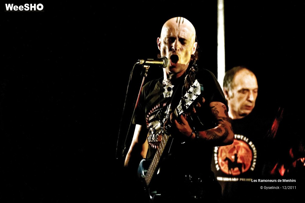 4/44 photos du spectacle Les Ramoneurs de Menhirs