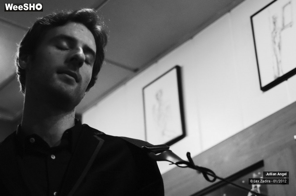 8/13 photos du spectacle Jullian Angel