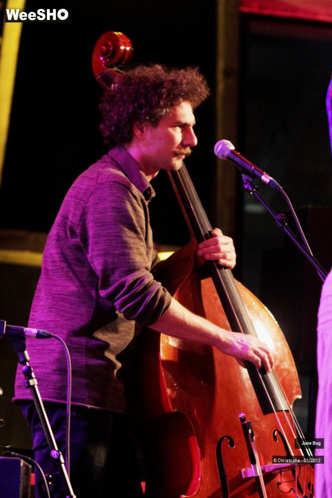 20/42 photos du spectacle June Bug