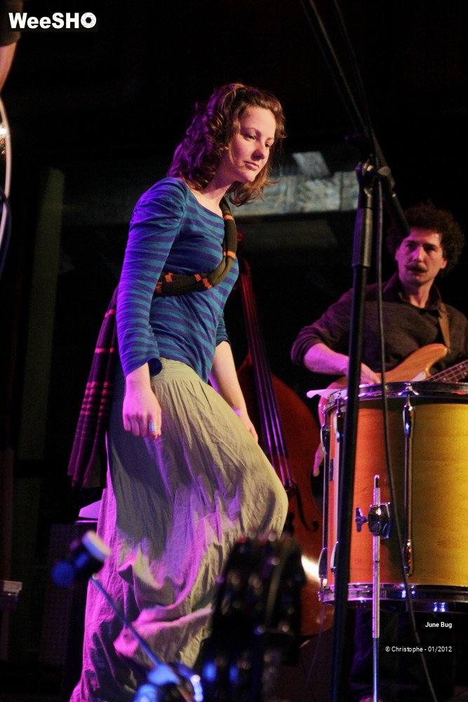 21/42 photos du spectacle June Bug