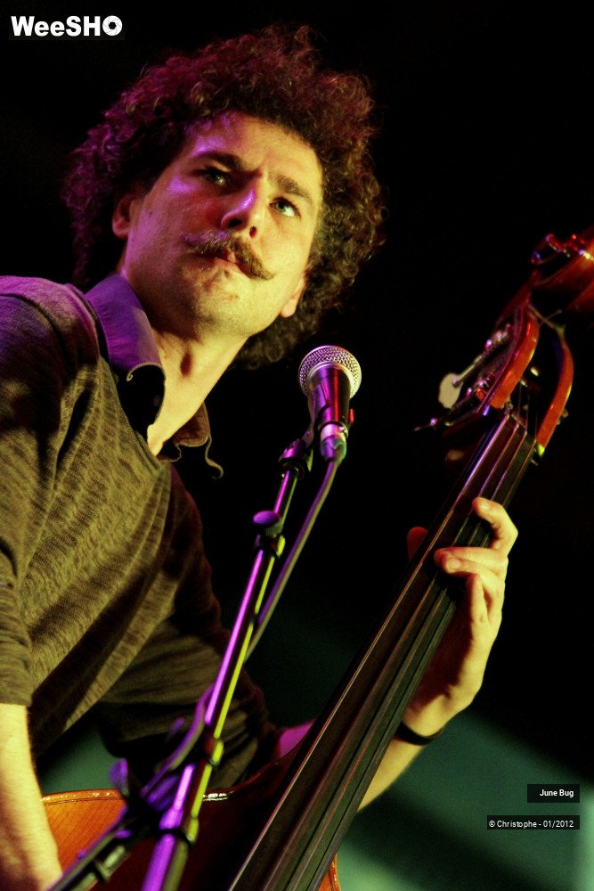 22/42 photos du spectacle June Bug