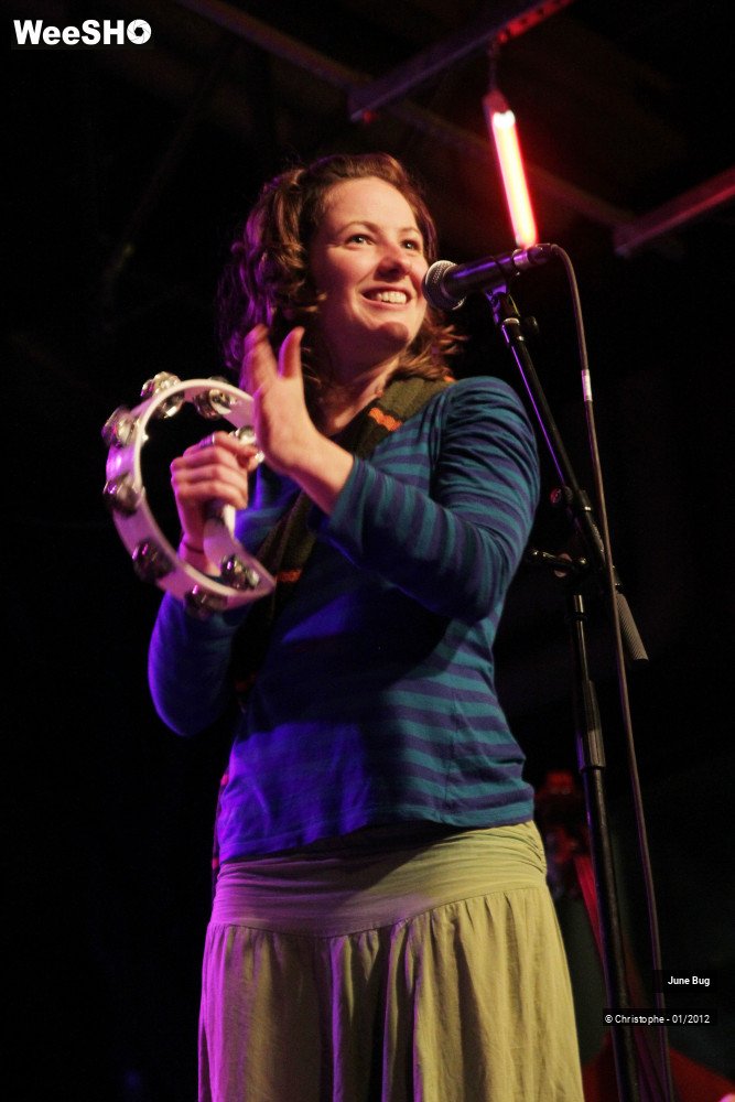 24/42 photos du spectacle June Bug