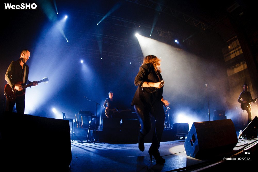 4/33 photos du spectacle Izia