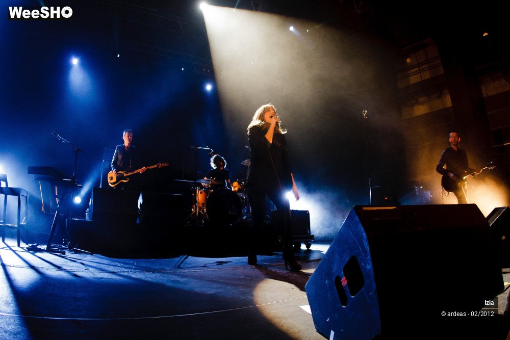 7/33 photos du spectacle Izia