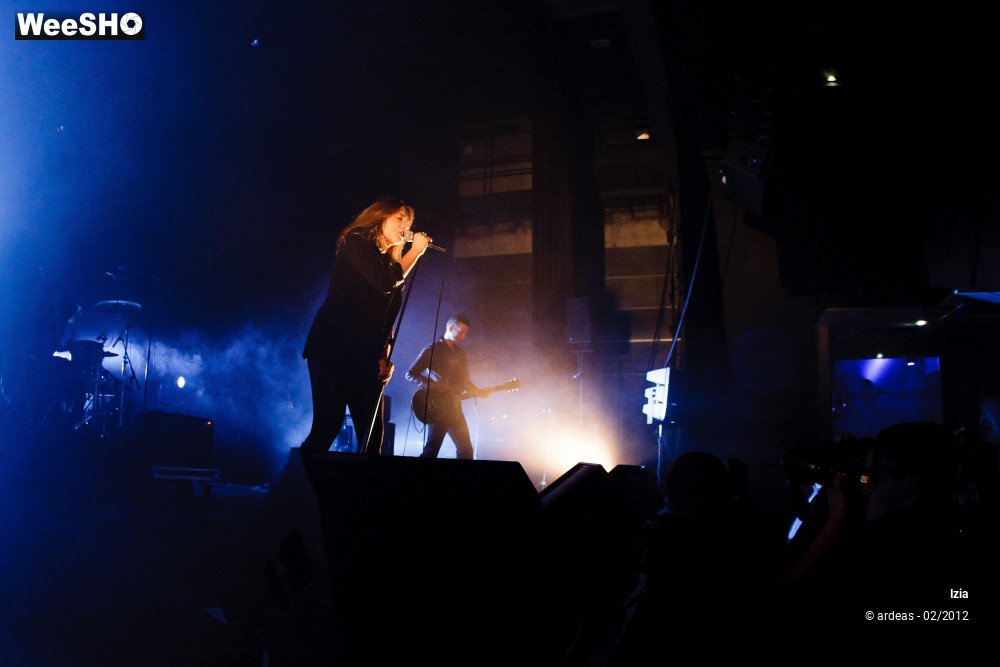 8/33 photos du spectacle Izia
