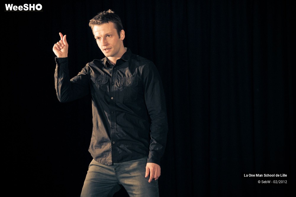 33/34 photos du spectacle La One Man School