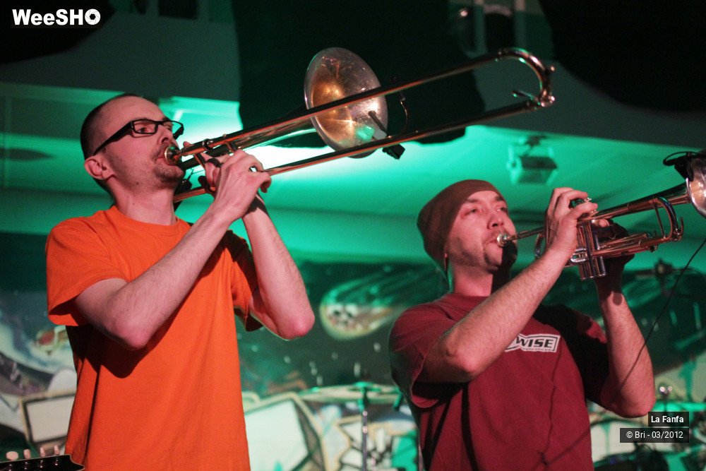 2/25 photos du spectacle La Fanfa