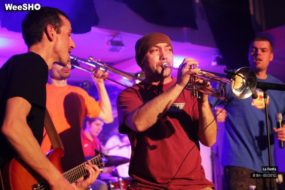 4/25 photos du spectacle La Fanfa