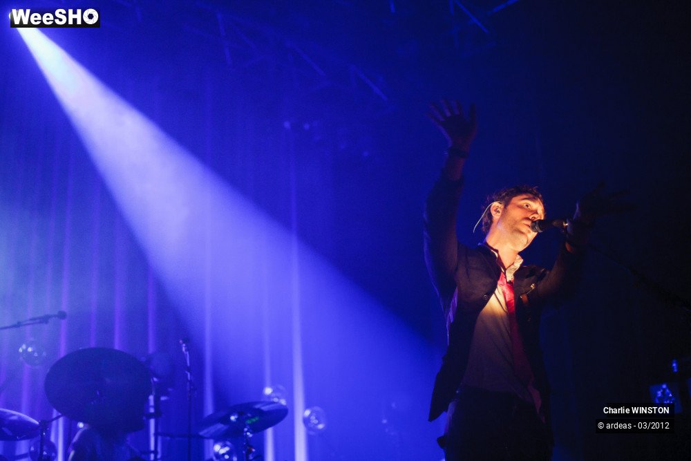 2/37 photos du spectacle Charlie Winston