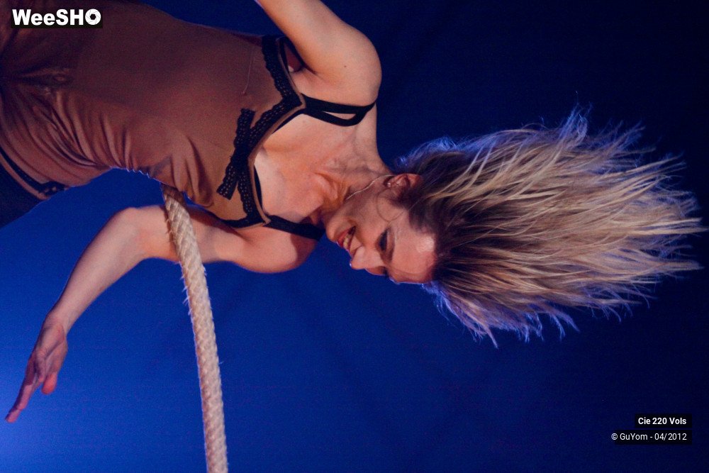 7/47 photos du spectacle Larsen ...en haut