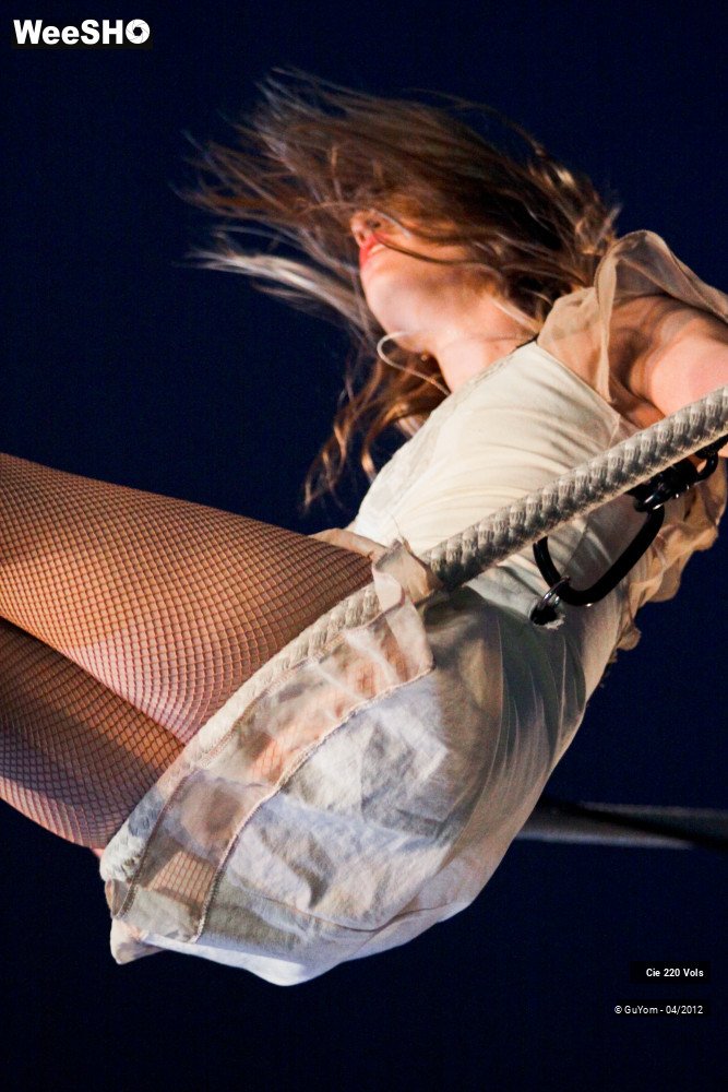 25/47 photos du spectacle Larsen ...en haut
