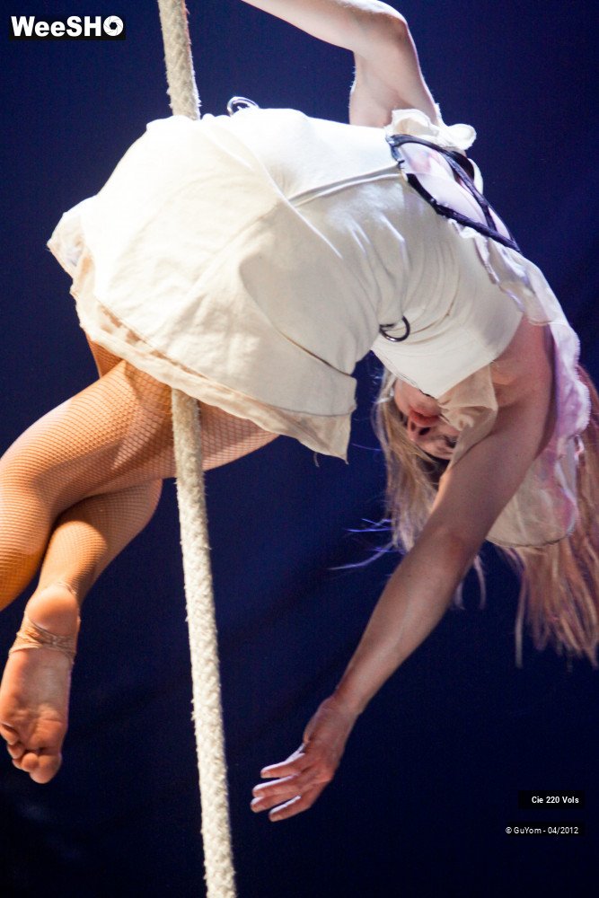 27/47 photos du spectacle Larsen ...en haut