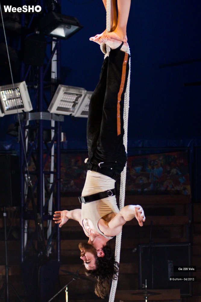 30/47 photos du spectacle Larsen ...en haut