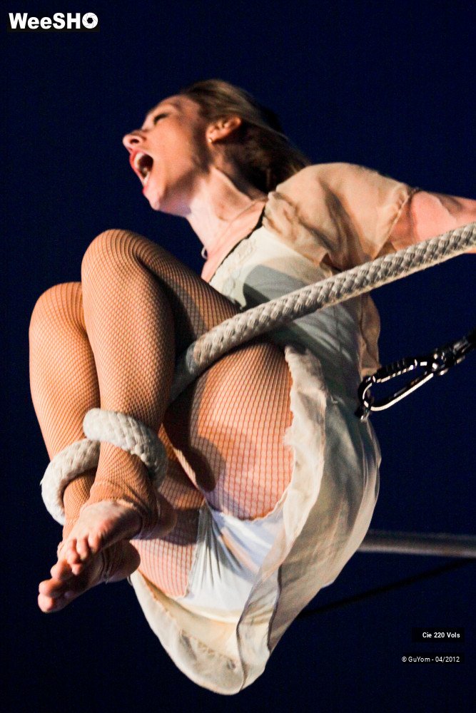 44/47 photos du spectacle Larsen ...en haut