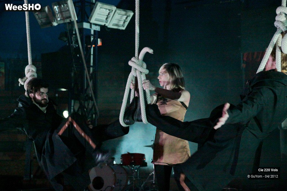 3/50 photos du spectacle Larsen ...en bas