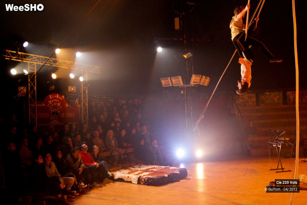 10/50 photos du spectacle Larsen ...en bas