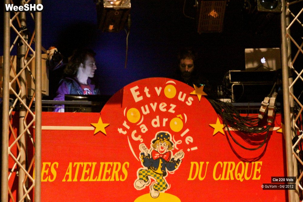11/50 photos du spectacle Larsen ...en bas