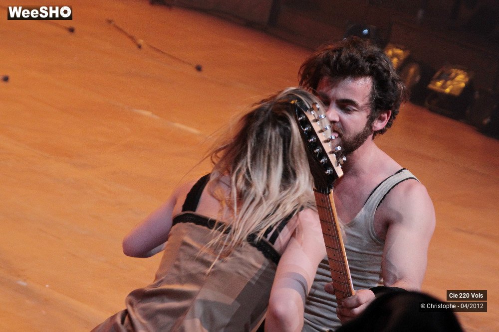 6/38 photos du spectacle Larsen 