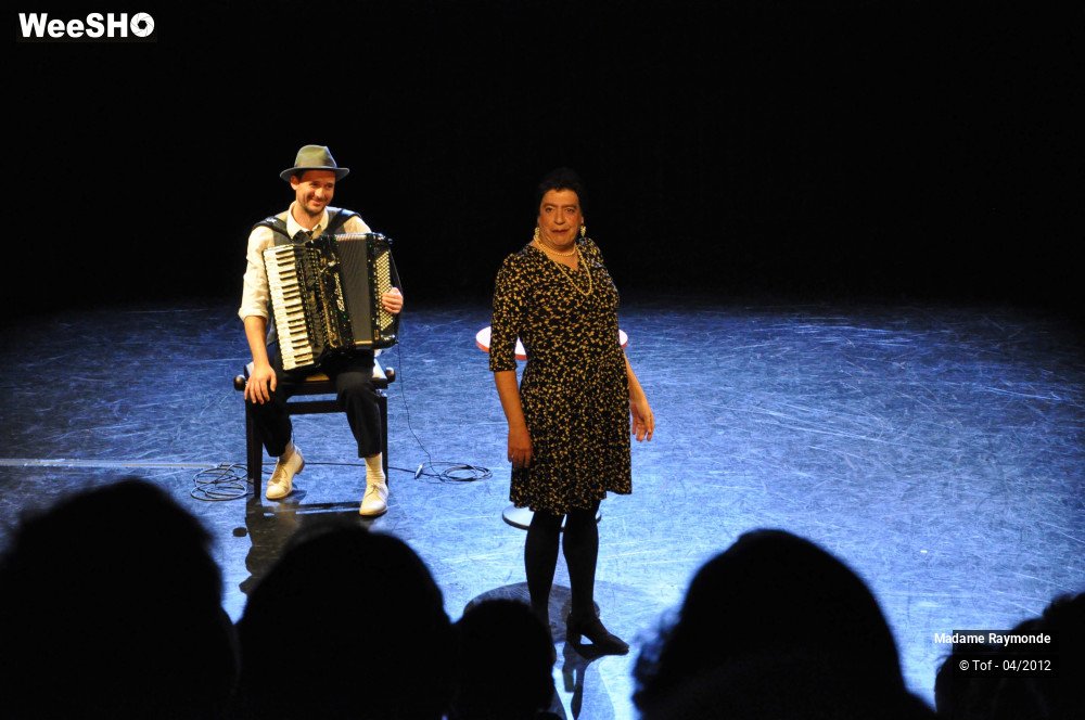 27/27 photos du spectacle Madame Raymonde