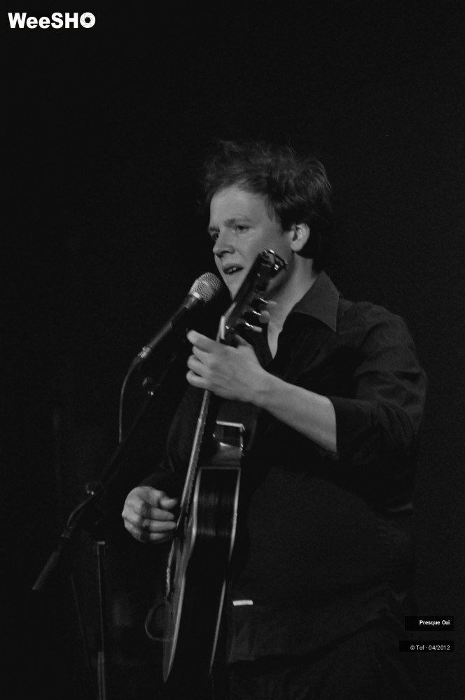 18/22 photos du spectacle Presque Oui