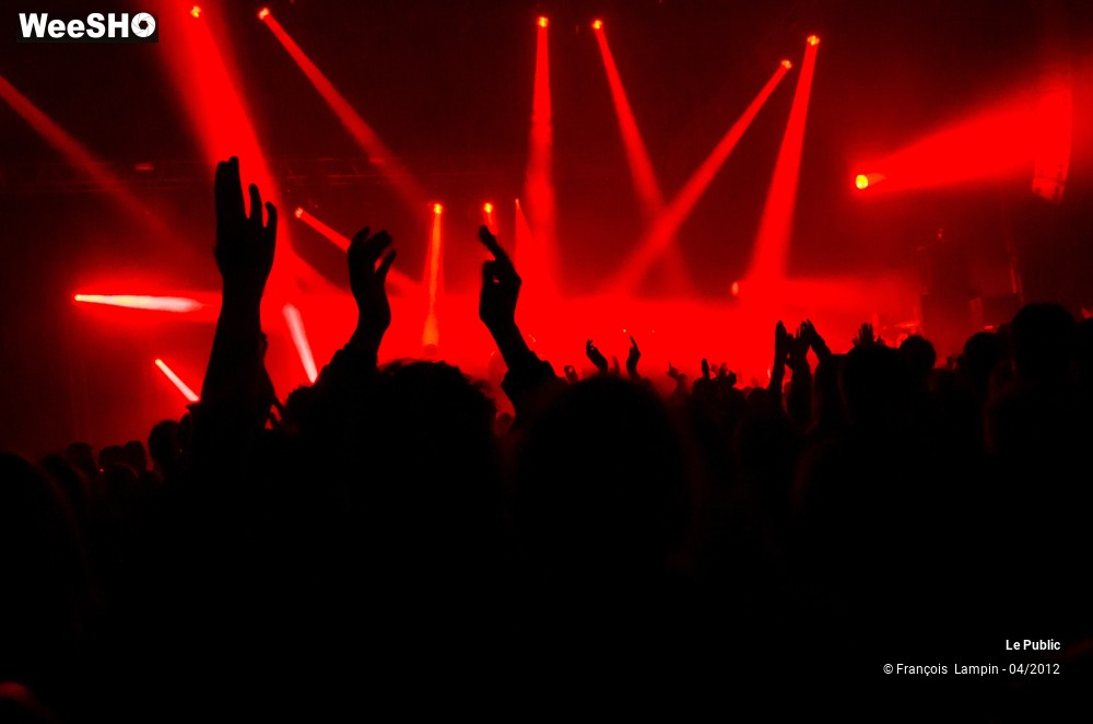 8/37 photos du spectacle Simple Plan Ambiance