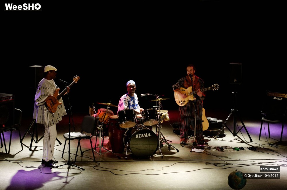 22/27 photos du spectacle Koto Brawa