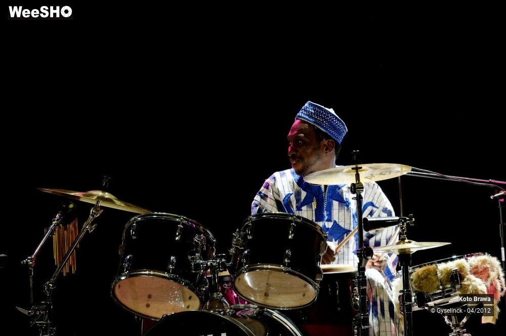 23/27 photos du spectacle Koto Brawa