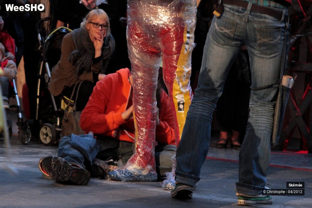 19/40 photos du spectacle Les scotcheurs éclairés