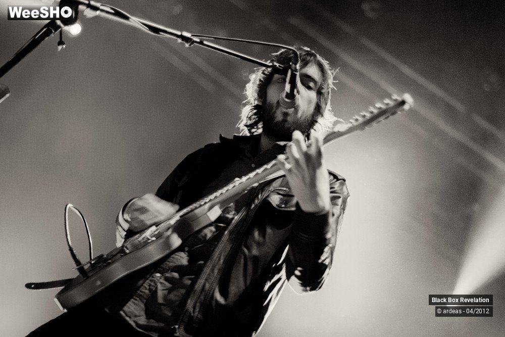 7/33 photos du spectacle The Black Box Revelation