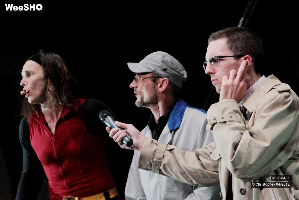 11/48 photos du spectacle Est ou Ouest - Proces d'intention