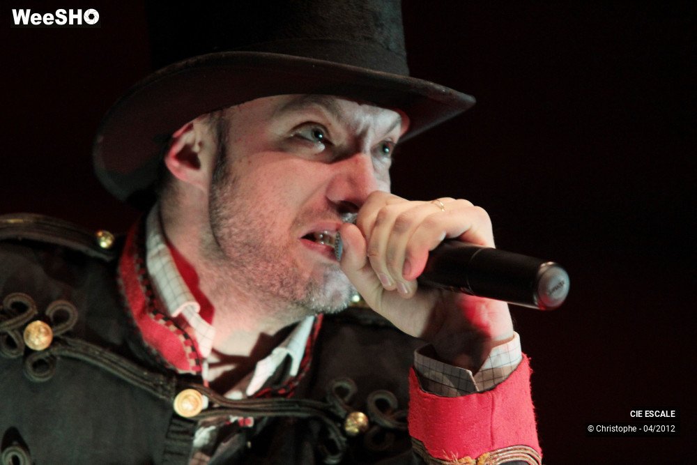 12/48 photos du spectacle Est ou Ouest - Proces d'intention