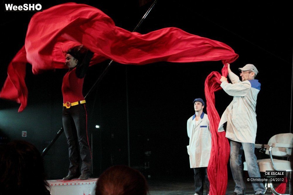 18/48 photos du spectacle Est ou Ouest - Proces d'intention