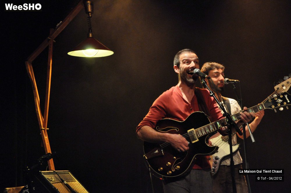 5/50 photos du spectacle La maison qui tient chaud