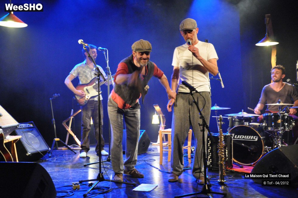 17/50 photos du spectacle La maison qui tient chaud