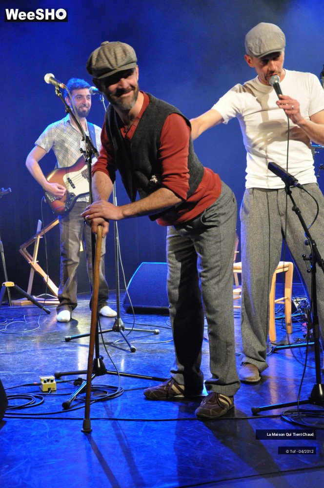 49/50 photos du spectacle La maison qui tient chaud