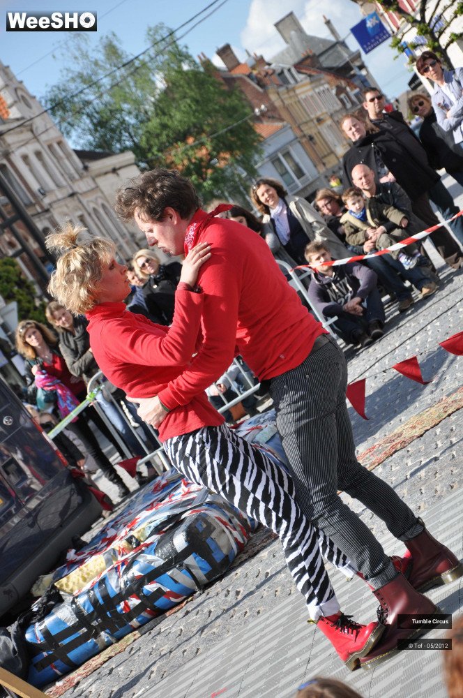 28/42 photos du spectacle Tumble Circus