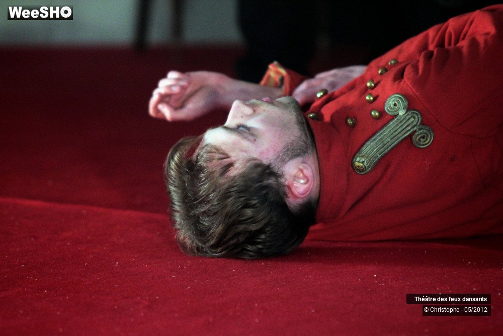 1/28 photos du spectacle Dedans la chambre