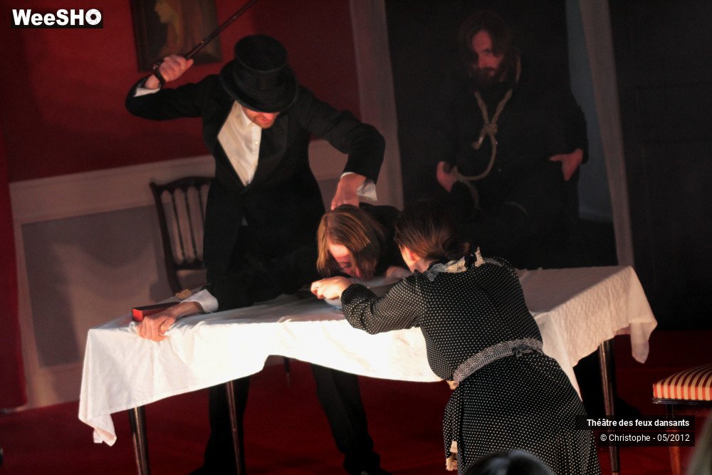 2/28 photos du spectacle Dedans la chambre