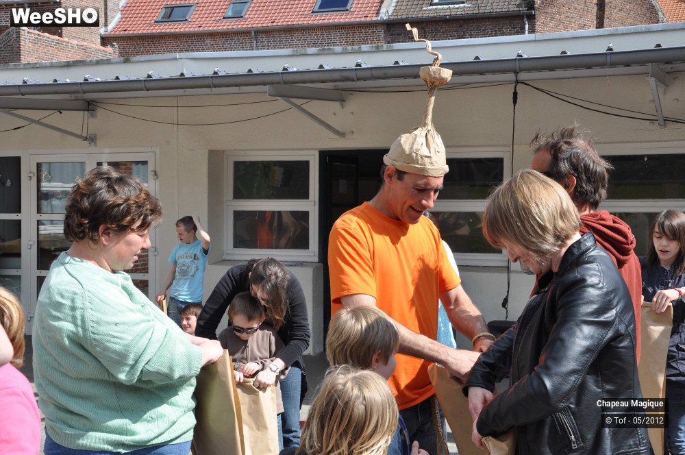 4/40 photos du spectacle Chapeau Magique