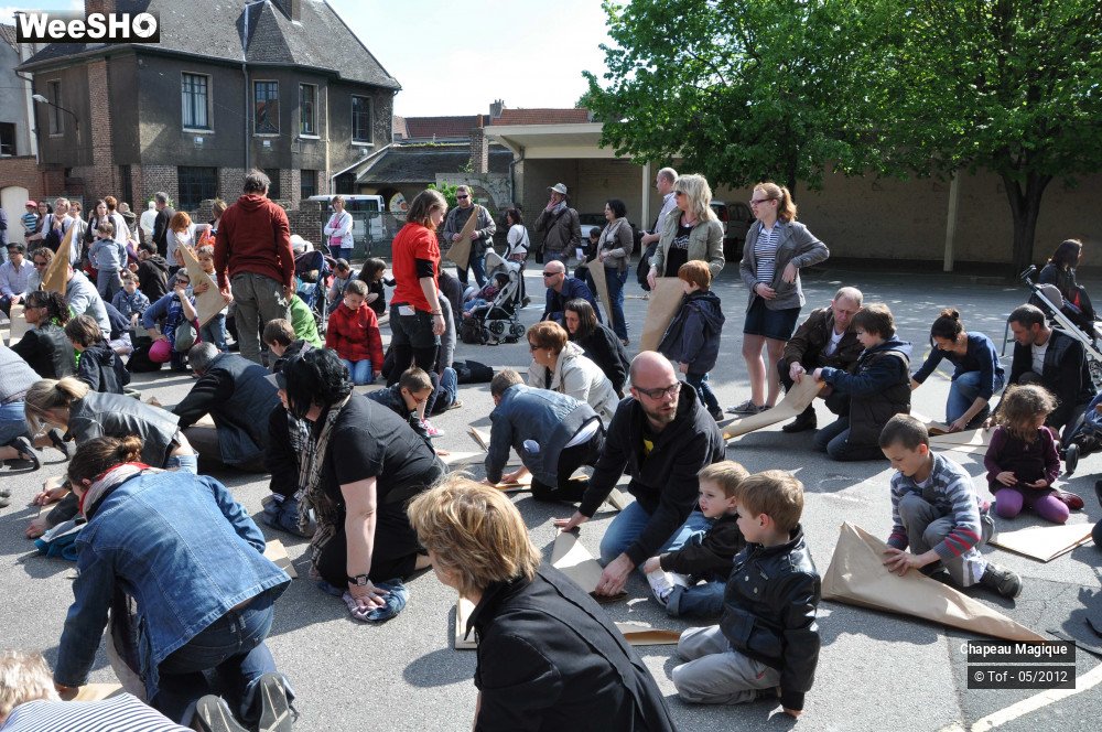 5/40 photos du spectacle Chapeau Magique