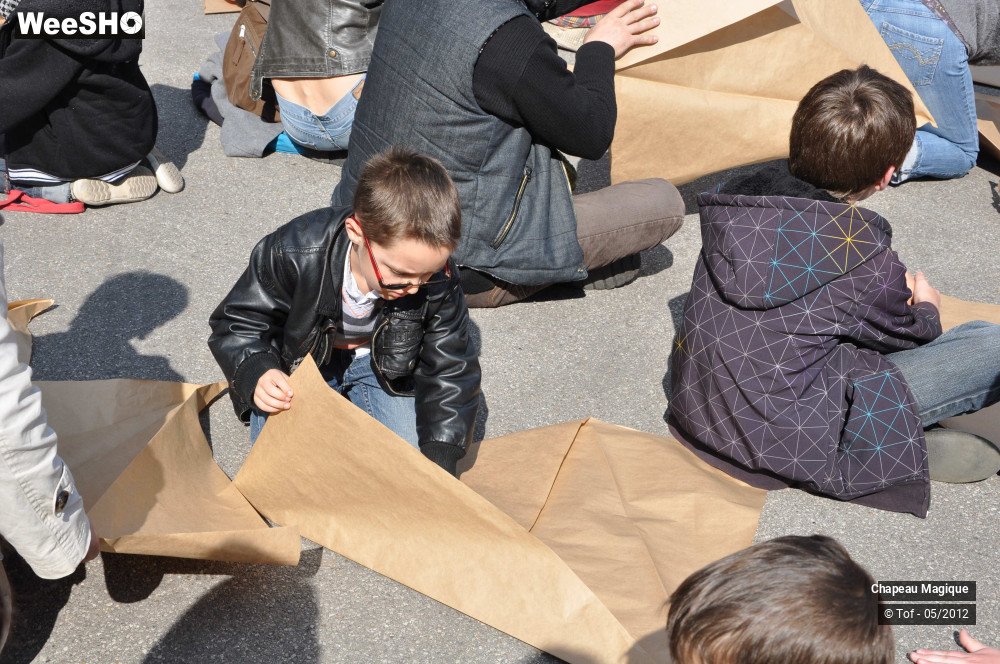 6/40 photos du spectacle Chapeau Magique