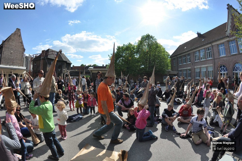 9/40 photos du spectacle Chapeau Magique