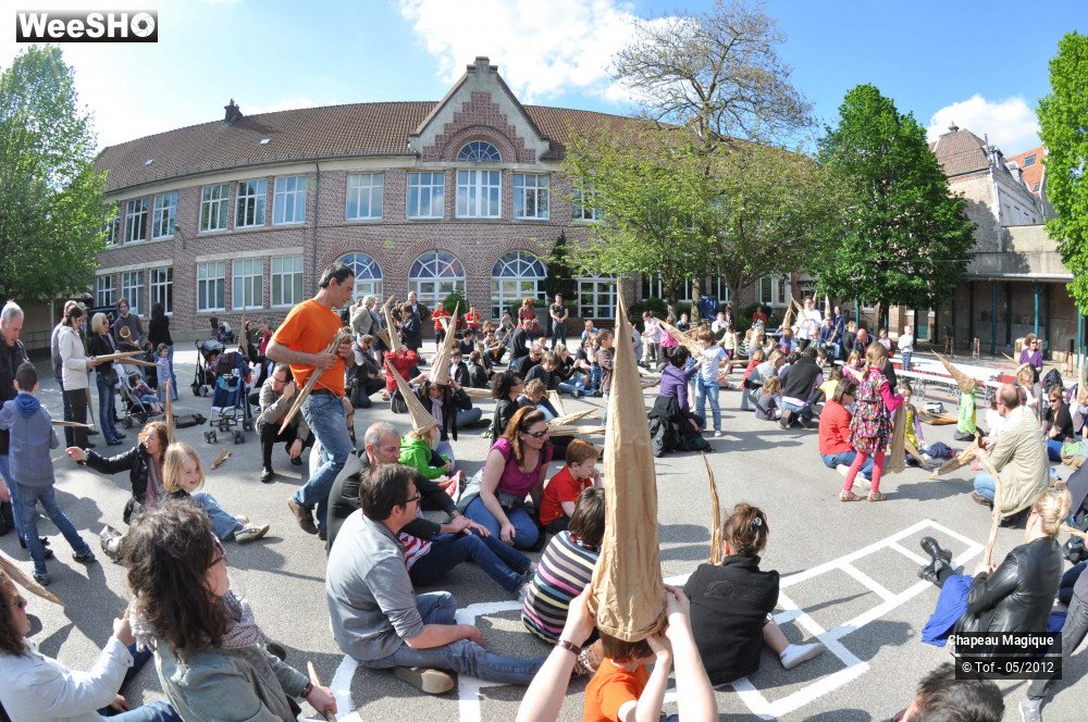 10/40 photos du spectacle Chapeau Magique