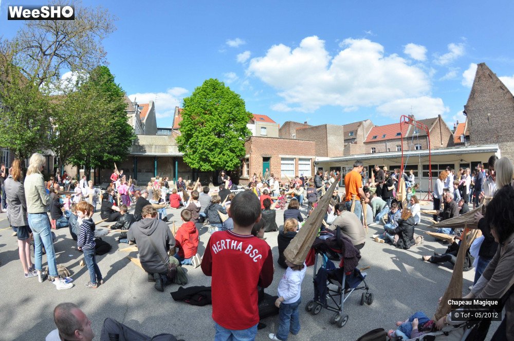 12/40 photos du spectacle Chapeau Magique